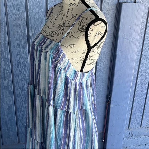 SHEIN Summer Maxi Dress with Straps Stripped 
Size Medium 

Side Zipper - Picture 3 of 10